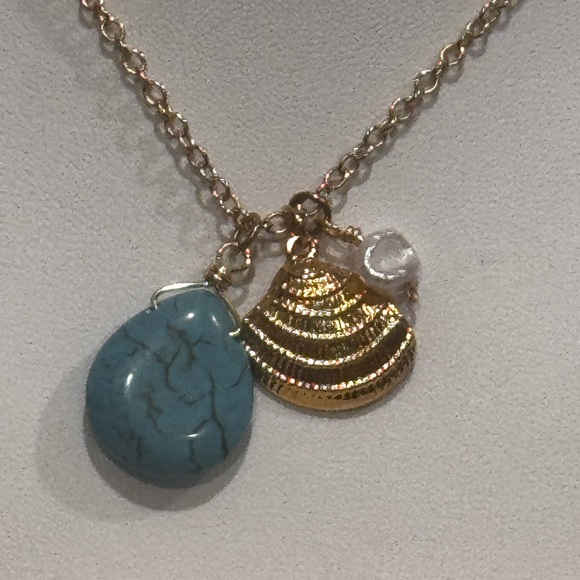 MAYAMAR 24K Gold Plated Shell Turquoise & Pearl Charm Necklace 16-19 inch approx - Picture 5 of 10